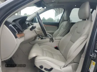 2016 Volvo XC90 T6 Inscription z VIN YV4A22PL1G1000777, wystawiony jako Copart lot #56509945 z przebiegiem 64 985 mil mil oraz Czysty tytuł • Clean title. Historia ofert i sprzedaży dostępna na DreamBid. Obrazek 7.