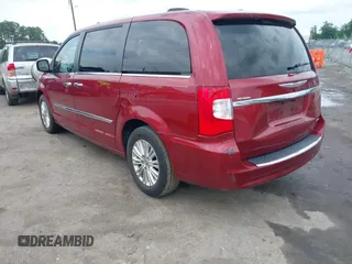 2013 Chrysler Town & Country Limited z VIN 2C4RC1GG0DR809789, wystawiony jako IAAI lot #42375930 z przebiegiem 102 545 mil mil oraz . Historia ofert i sprzedaży dostępna na DreamBid. Obrazek 3.