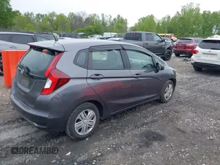 2019 Honda Fit LX z VIN 3HGGK5H40KM707419, wystawiony jako IAAI lot #42354063 z przebiegiem 48 197 mil mil oraz . Historia ofert i sprzedaży dostępna na DreamBid. Obrazek 4.