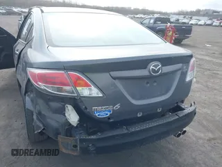 2011 Mazda Mazda6 i Sport with VIN 1YVHZ8BH3B5M07854, listed as a IAAI auction lot 41780621 with 175,036 mi miles. Bid and sale history available at carsss.com. Image 6.