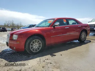 2010 Chrysler 300 Touring z VIN 2C3CA5CV3AH326049, wystawiony jako Copart lot #52310735 z przebiegiem 156 121 mil mil oraz Szkoda całkowita • Salvage title. Historia ofert i sprzedaży dostępna na DreamBid. Obrazek 1.