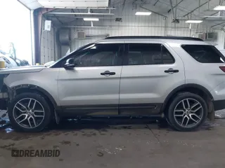 2017 Ford Explorer Sport z VIN 1FM5K8GT6HGA99307, wystawiony jako IAAI lot #41531536 z przebiegiem 128 911 mil mil oraz . Historia ofert i sprzedaży dostępna na DreamBid. Obrazek 14.