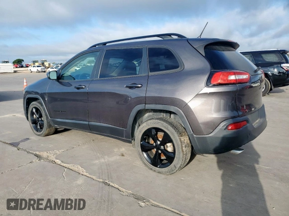 2018 Jeep Cherokee Latitude с VIN 1C4PJLCB2JD620255, выставлен на аукционе Copart как лот 62314325 с пробегом 72 798 миль миль и Списание • Salvage title. История ставок и продаж доступна на DreamBid. Изображение 2.