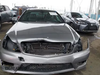 2013 Mercedes-Benz C 250 z VIN WDDGJ4HB7DG068579, wystawiony jako IAAI lot #42179847 z przebiegiem 117 575 mil mil oraz . Historia ofert i sprzedaży dostępna na DreamBid. Obrazek 12.