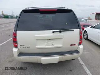 2013 GMC Yukon Denali z VIN 1GKS2EEF4DR358429, wystawiony jako IAAI lot #42182845 z przebiegiem 161 020 mil mil oraz . Historia ofert i sprzedaży dostępna na DreamBid. Obrazek 16.