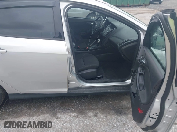 2015 Ford Focus SE with VIN 1FADP3F29FL258781, listed as a IAAI auction lot 41963223 with 121,286 mi miles and . Bid and sale history available at DreamBid. Image 5.