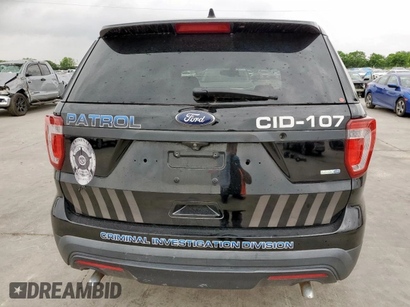 2016 Ford Police Interceptor Utility z VIN 1FM5K8AR5GGD16437, wystawiony jako Copart lot #55273485 z przebiegiem 134 199 mil mil oraz Czysty tytuł • Clean title. Historia ofert i sprzedaży dostępna na DreamBid. Obrazek 6.