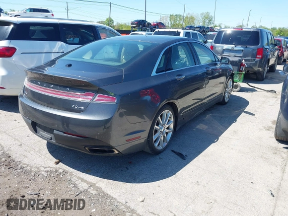 2015 Lincoln MKZ z VIN 3LN6L2G93FR607192, wystawiony jako IAAI lot #42226377 z przebiegiem 74 018 mil mil oraz . Historia ofert i sprzedaży dostępna na DreamBid. Obrazek 4.