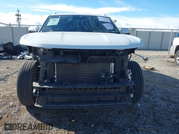 2024 Volkswagen Atlas SE with VIN 1V2KE2CA8RC231006, listed as a IAAI auction lot 41741151 with 15,291 mi miles and . Bid and sale history available at DreamBid. Image 6.