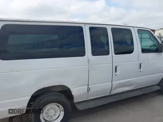 2003 Ford Econoline Passenger XL with VIN 1FDSS31L13HB83911, listed as a IAAI auction lot 42213376 with 236,989 mi miles. Bid and sale history available at carsss.com. Image 6.