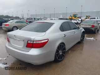 2008 Lexus LS 460 with VIN JTHBL46F085080285, listed as a IAAI auction lot 41086383 with 198,688 mi miles and . Bid and sale history available at carsss.com. Image 4.