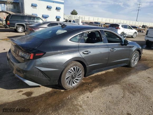 2025 Hyundai Sonata Hybrid SEL with VIN KMHL34JJ4SA105135, listed as a Copart auction lot 51126475 with 8,662 mi miles and Clean Title. Bid and sale history available at carsss.com. Image 3.