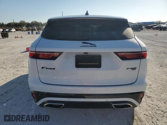 2021 Jaguar F-Pace R-Dynamic S z VIN SADCT2FU5MA681304, wystawiony jako Copart lot #43956495 z przebiegiem 28 466 mil mil oraz Szkoda całkowita • Salvage title. Historia ofert i sprzedaży dostępna na DreamBid. Obrazek 6.