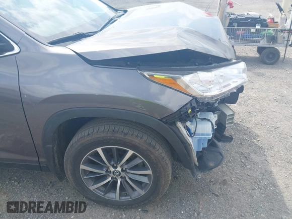 2019 Toyota Highlander SE with VIN 5TDKZRFH3KS353087, listed as a IAAI auction lot 42006593 with 74,214 mi miles and . Bid and sale history available at DreamBid. Image 19.
