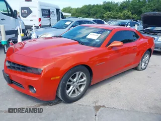 2013 Chevrolet Camaro LT z VIN 2G1FB1E35D9200406, wystawiony jako IAAI lot #42398599 z przebiegiem 118 700 mil mil oraz . Historia ofert i sprzedaży dostępna na DreamBid. Obrazek 17.