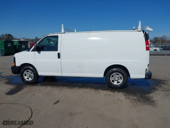 2008 Chevrolet Express Cargo Van with VIN 1GCFG15X381153012, listed as a IAAI auction lot 41695021 with 134,678 mi miles. Bid and sale history available at carsss.com. Image 14.