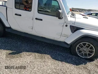 2020 Jeep Gladiator Overland with VIN 1C6HJTFGXLL181768, listed as a Copart auction lot 46243555 with 62,992 mi miles and Salvage title. Bid and sale history available at DreamBid. Image 13.