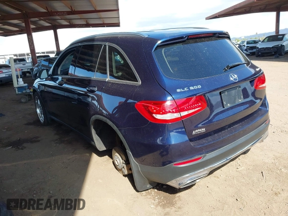 2019 Mercedes-Benz GLC 300 z VIN WDC0G4KB1KV195835, wystawiony jako IAAI lot #42173713 z przebiegiem 113 036 mil mil oraz . Historia ofert i sprzedaży dostępna na DreamBid. Obrazek 3.