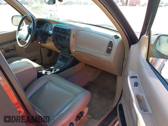 1999 Ford Explorer XLT z VIN 1FMZU35P9XZB88909, wystawiony jako IAAI lot #41759221 z przebiegiem 238 840 mil mil oraz . Historia ofert i sprzedaży dostępna na DreamBid. Obrazek 5.