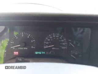 2000 Jeep Cherokee z VIN 1J4FF48S1YL273555, wystawiony jako IAAI lot #42249135 z przebiegiem 184 674 mil mil oraz . Historia ofert i sprzedaży dostępna na DreamBid. Obrazek 7.