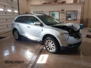 2011 Lincoln MKX z VIN 2LMDJ8JK5BBJ09052, wystawiony jako IAAI lot #41353736 z przebiegiem 209 138 mil mil oraz . Historia ofert i sprzedaży dostępna na DreamBid. Obrazek 1.