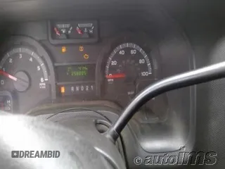 2010 Ford Econoline Cargo Commercial z VIN 1FTNE1EW0ADA90769, wystawiony jako IAAI lot #42398483 z przebiegiem 258 005 mil mil oraz . Historia ofert i sprzedaży dostępna na DreamBid. Obrazek 16.