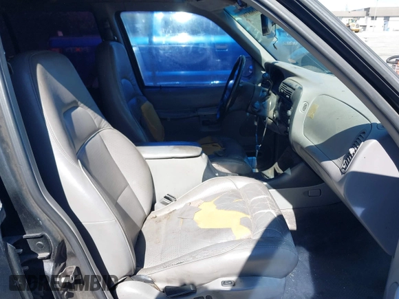 1997 Ford Explorer XL z VIN 1FMDU32E5VUA59508, wystawiony jako IAAI lot #41608736 z przebiegiem 268 377 mil mil oraz . Historia ofert i sprzedaży dostępna na DreamBid. Obrazek 5.