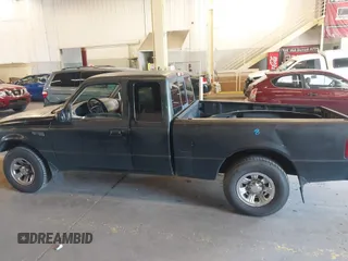 2001 Ford Ranger XLT Appearance with VIN 1FTYR14E51PA38398, listed as a IAAI auction lot 40142183 with 220,681 mi miles. Bid and sale history available at carsss.com. Image 14.
