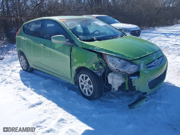 2013 Hyundai Accent GL with VIN KMHCT5AE5DU115490, listed as a IAAI auction lot 41598395 with 86,610 mi miles. Bid and sale history available at carsss.com. Image 1.