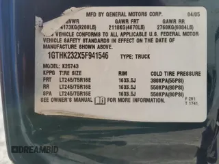 2005 GMC Sierra 2500HD SLE z VIN 1GTHK232X5F941546, wystawiony jako Copart lot #52755075 z przebiegiem 255 452 mil mil oraz Szkoda całkowita • Salvage title. Historia ofert i sprzedaży dostępna na DreamBid. Obrazek 15.