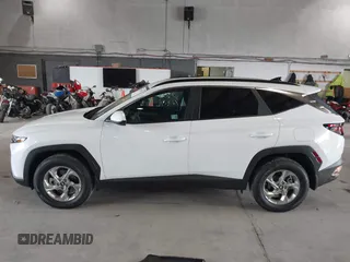 2024 Hyundai Tucson SEL z VIN KM8JBCDE4RU348066, wystawiony jako IAAI lot #40451653 z przebiegiem 3 742 mil mil oraz . Historia ofert i sprzedaży dostępna na DreamBid. Obrazek 14.