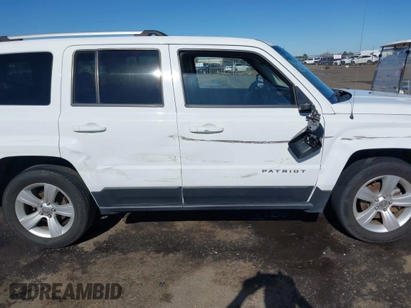 2014 Jeep Patriot Limited z VIN 1C4NJPCB6ED843953, wystawiony jako IAAI lot #41515657 z przebiegiem 103 242 mil mil oraz . Historia ofert i sprzedaży dostępna na DreamBid. Obrazek 13.