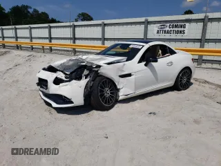 2018 Mercedes-Benz SLC 300 z VIN WDDPK3JA6JF152323, wystawiony jako Copart lot #51812223 z przebiegiem 24 861 mil mil oraz . Historia ofert i sprzedaży dostępna na DreamBid. Obrazek 1.
