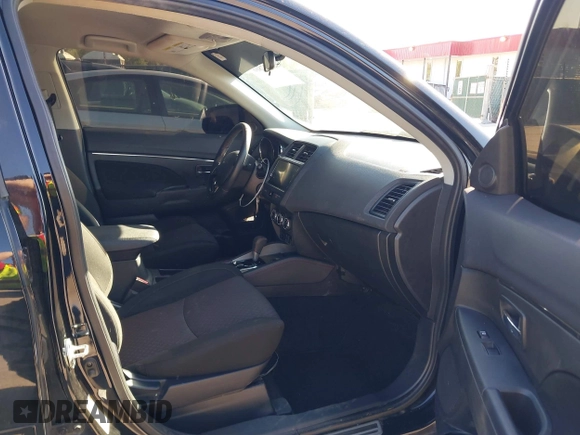 2019 Mitsubishi Outlander ES z VIN JA4AR3AU5KU016441, wystawiony jako IAAI lot #42122866 z przebiegiem 76 866 mil mil oraz . Historia ofert i sprzedaży dostępna na DreamBid. Obrazek 5.