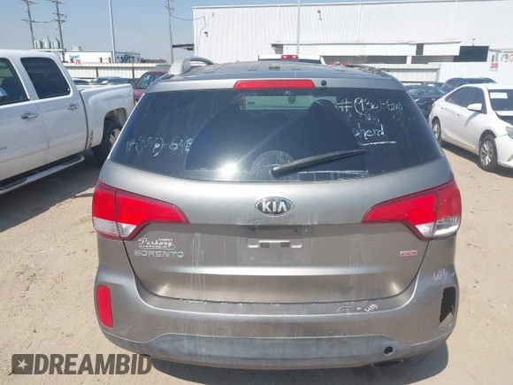 2015 Kia Sorento LX with VIN 5XYKT4A66FG625788, listed as a IAAI auction lot 41692243 with 131,182 mi miles. Bid and sale history available at carsss.com. Image 16.