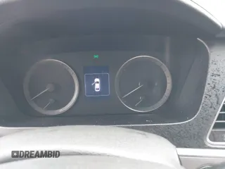 2017 Hyundai Sonata Sport z VIN 5NPE34AF2HH522599, wystawiony jako IAAI lot #41445340 z przebiegiem Nie podano mil oraz . Historia ofert i sprzedaży dostępna na DreamBid. Obrazek 7.