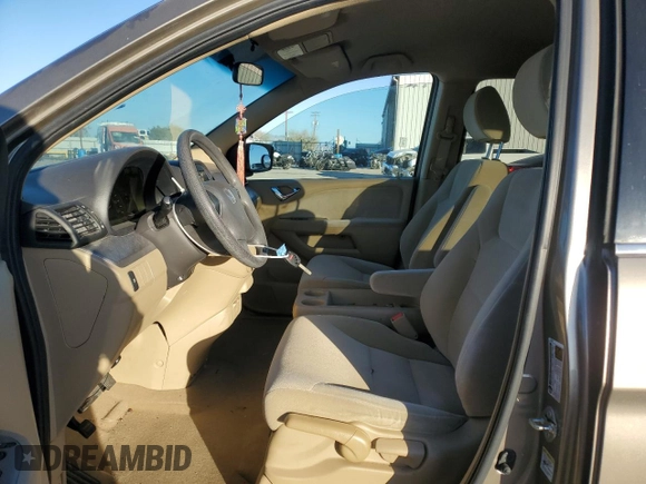 2009 Honda Odyssey LX с VIN 5FNRL38279B025918, выставлен на аукционе Copart как лот 82848404 с пробегом 71 791 миль миль и Списание • Salvage title. История ставок и продаж доступна на DreamBid. Изображение 7.