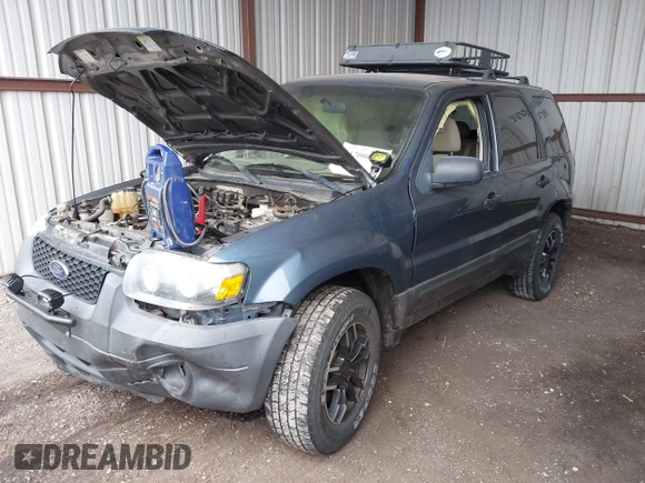2006 Ford Escape XLT z VIN 1FMCU93126KB09191, wystawiony jako IAAI lot #41700899 z przebiegiem 123 345 mil mil oraz . Historia ofert i sprzedaży dostępna na DreamBid. Obrazek 17.