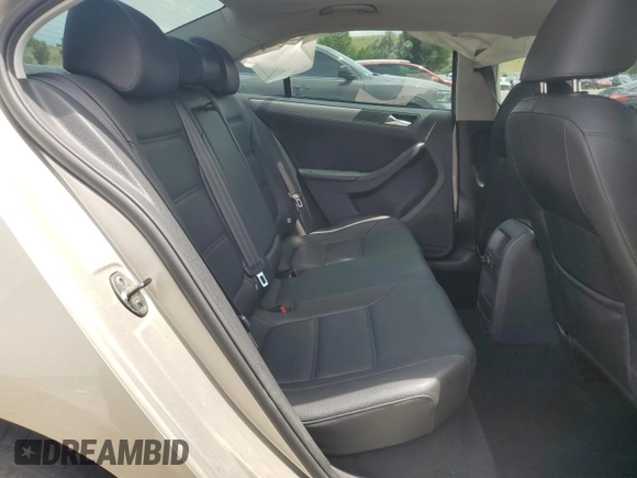 2013 Volkswagen Jetta TDI w/Premium/Nav с VIN 3VWLL7AJXDM200789, выставлен на аукционе Copart как лот 63700385 с пробегом 137 369 миль миль и Списание • Salvage title. История ставок и продаж доступна на DreamBid. Изображение 10.