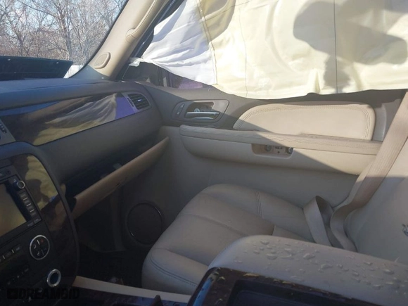2008 GMC Yukon Denali with VIN 1GKFK63858J134120, listed as a IAAI auction lot 41126138 with 161,794 mi miles. Bid and sale history available at carsss.com. Image 5.