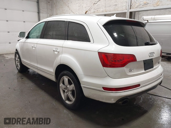 2015 Audi Q7 Premium Plus z VIN WA1LGAFE3FD010597, wystawiony jako IAAI lot #41010174 z przebiegiem 119 827 mil mil oraz . Historia ofert i sprzedaży dostępna na DreamBid. Obrazek 3.