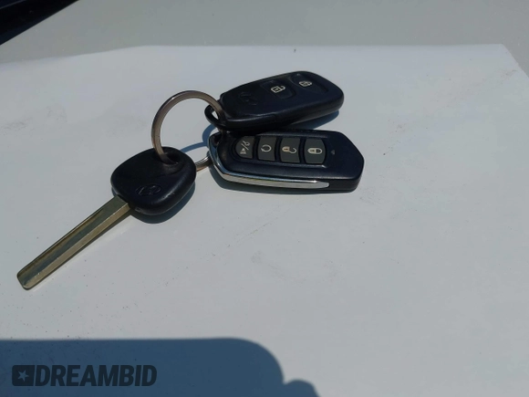 2014 Hyundai Accent GLS z VIN KMHCT4AE1EU637366, wystawiony jako IAAI lot #42455436 z przebiegiem 121 764 mil mil oraz . Historia ofert i sprzedaży dostępna na DreamBid. Obrazek 11.