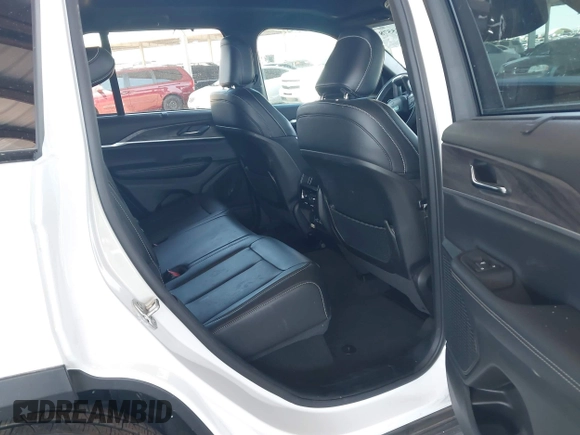 2024 Jeep Grand Cherokee Limited with VIN 1C4RJHBG0RC185384, listed as a IAAI auction lot 41985578 with 8,749 mi miles and . Bid and sale history available at DreamBid. Image 8.