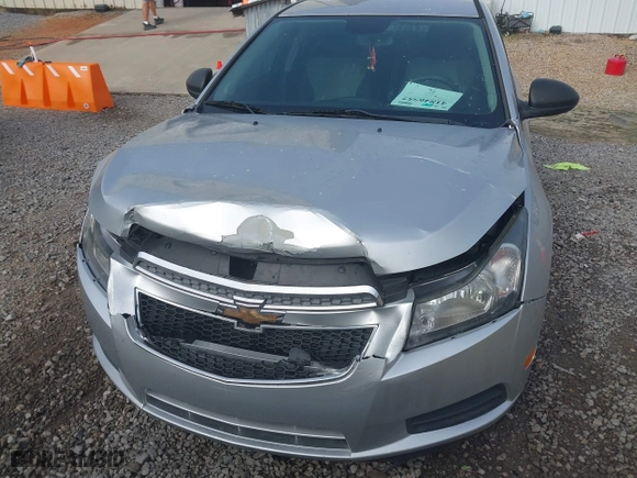 2014 Chevrolet Cruze LS with VIN 1G1PA5SH8E7464530, listed as a IAAI auction lot 41846557 with 122,490 mi miles. Bid and sale history available at carsss.com. Image 12.