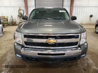 2011 Chevrolet Silverado 1500 LT with VIN 1GCRKSE37BZ329504, listed as a Copart auction lot 52870695 with 197,555 mi miles and Clean Title. Bid and sale history available at DreamBid. Image 5.
