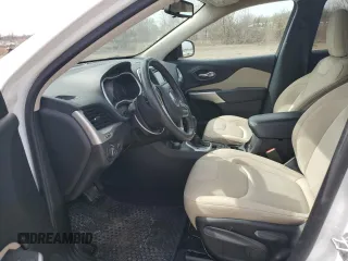 2018 Jeep Cherokee Latitude with VIN 1C4PJMCX3JD516620, listed as a Copart auction lot 49784045 with 34,733 mi miles and Salvage title. Bid and sale history available at DreamBid. Image 7.