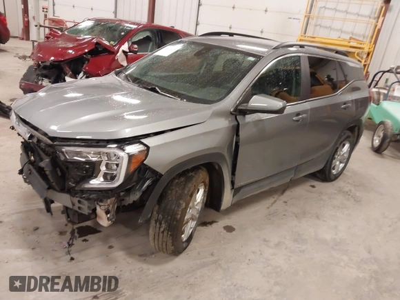 2023 GMC Terrain SLE z VIN 3GKALMEG2PL128721, wystawiony jako IAAI lot #42032073 z przebiegiem 38 880 mil mil oraz . Historia ofert i sprzedaży dostępna na DreamBid. Obrazek 2.