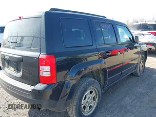2017 Jeep Patriot Sport с VIN 1C4NJRBB0HD144870, выставлен на аукционе IAAI как лот 42135865 с пробегом 49 130 миль миль и . История ставок и продаж доступна на DreamBid. Изображение 4.