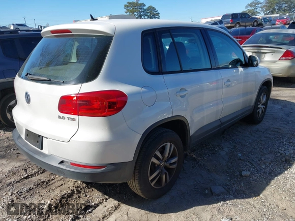 2012 Volkswagen Tiguan SE with VIN WVGAV7AX9CW590965, listed as a IAAI auction lot 41852407 with 153,953 mi miles and . Bid and sale history available at DreamBid. Image 4.