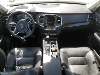 2017 Volvo XC90 Momentum z VIN YV4A22PK5H1128206, wystawiony jako Copart lot #52108315 z przebiegiem 69 510 mil mil oraz Szkody całkowita. Historia ofert i sprzedaży dostępna na DreamBid. Obrazek 8.